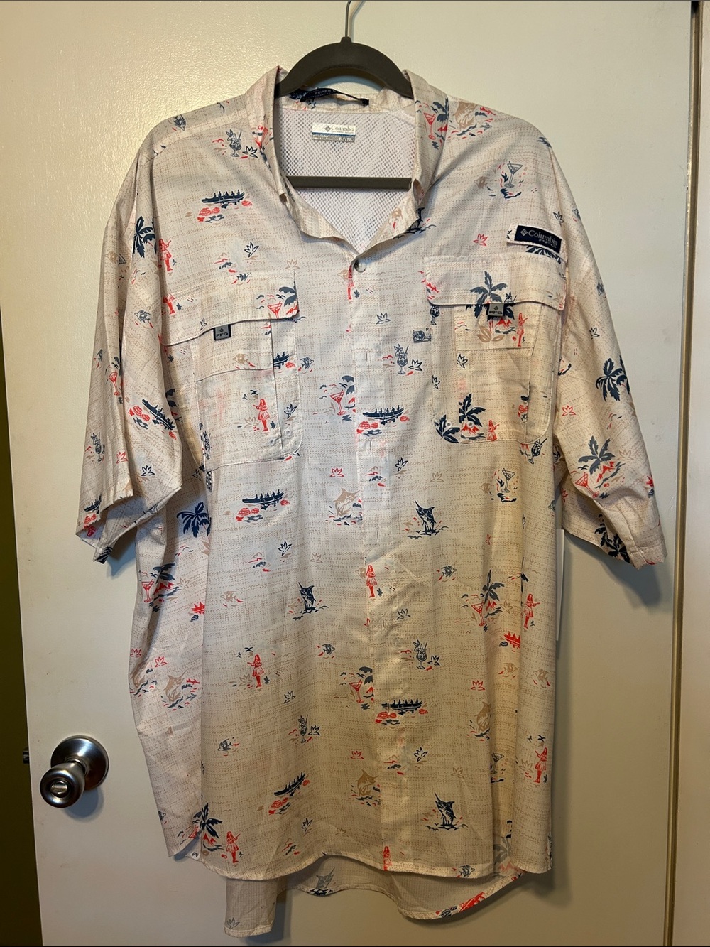 Columbia Short-Sleeve Tropical Printed Fishing Shirt